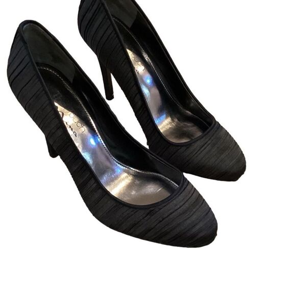 Touch of Nina Black Heels Sz 8 - Picture 6 of 13